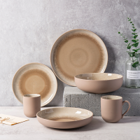 vaisselle couleur taupe